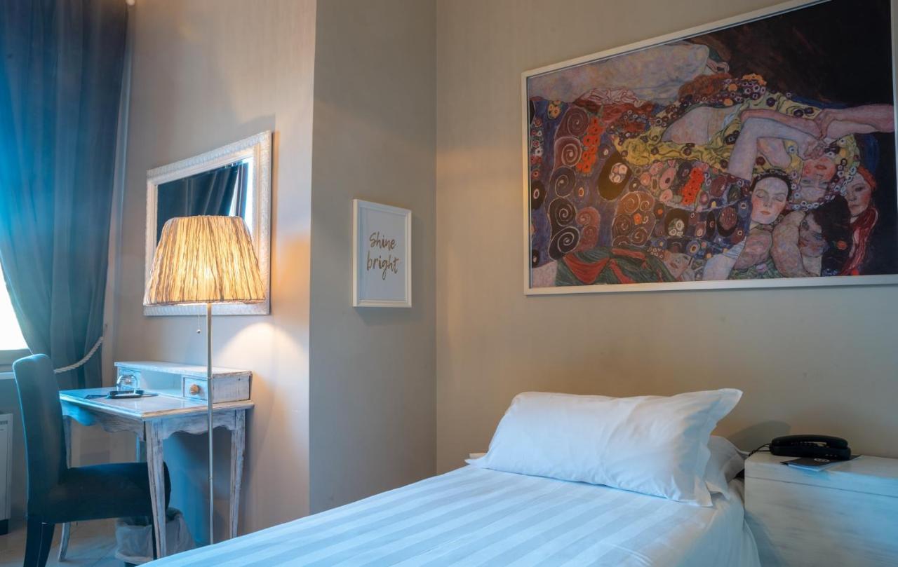Th - Carpegna Palace Hotel